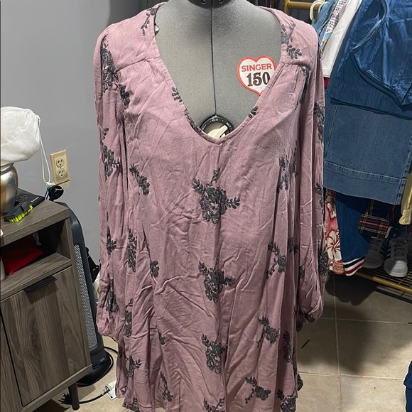 Free People Embroidered Floral Print V-Neck Dress - mauve & gray, Size Med. NWT - Picture 1 of 7